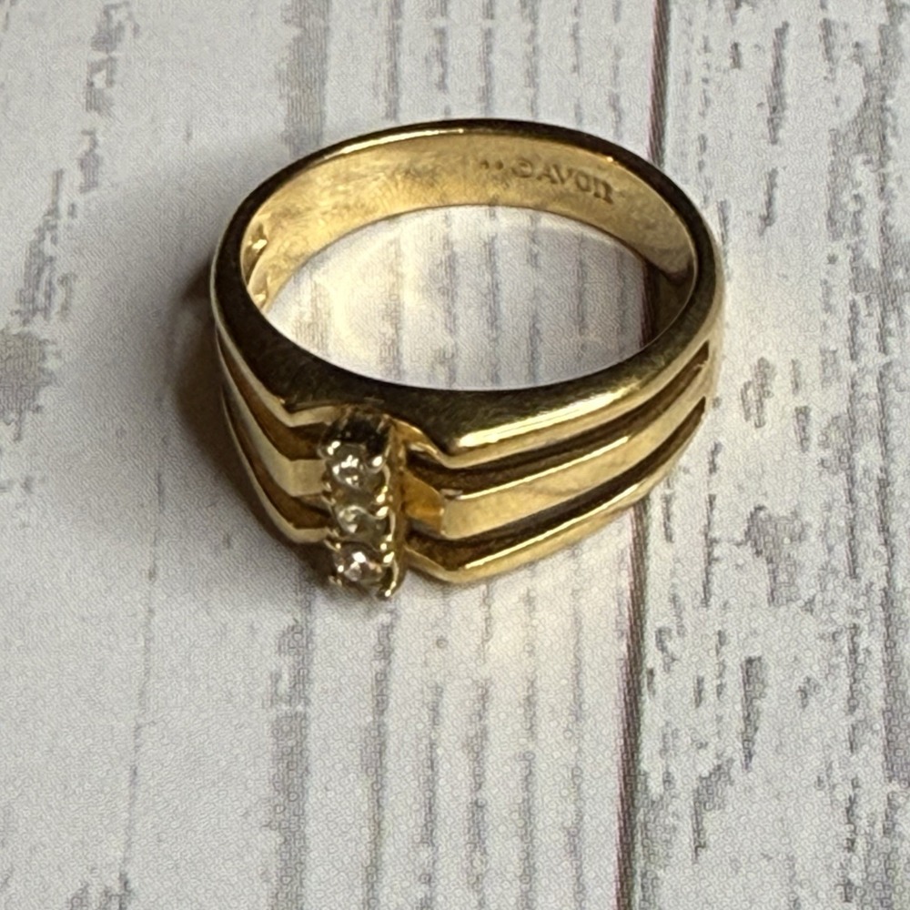 VTG Avon Chevron Ring Sz 6 Gold Tone Triple Band with 3 Clear Rhinestones Band